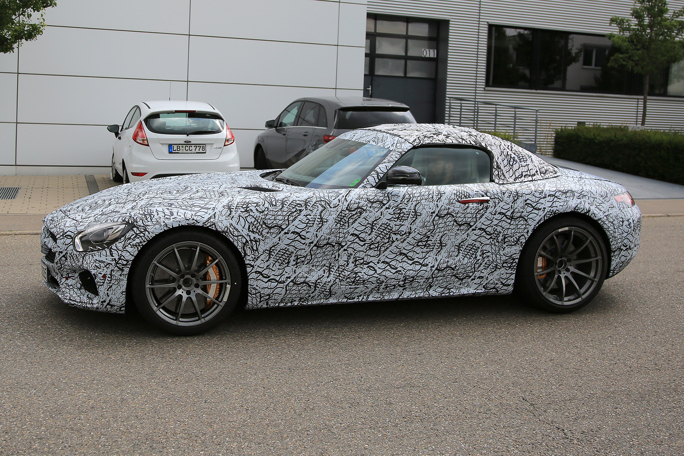Mercedes-AMG GT Roadster side front