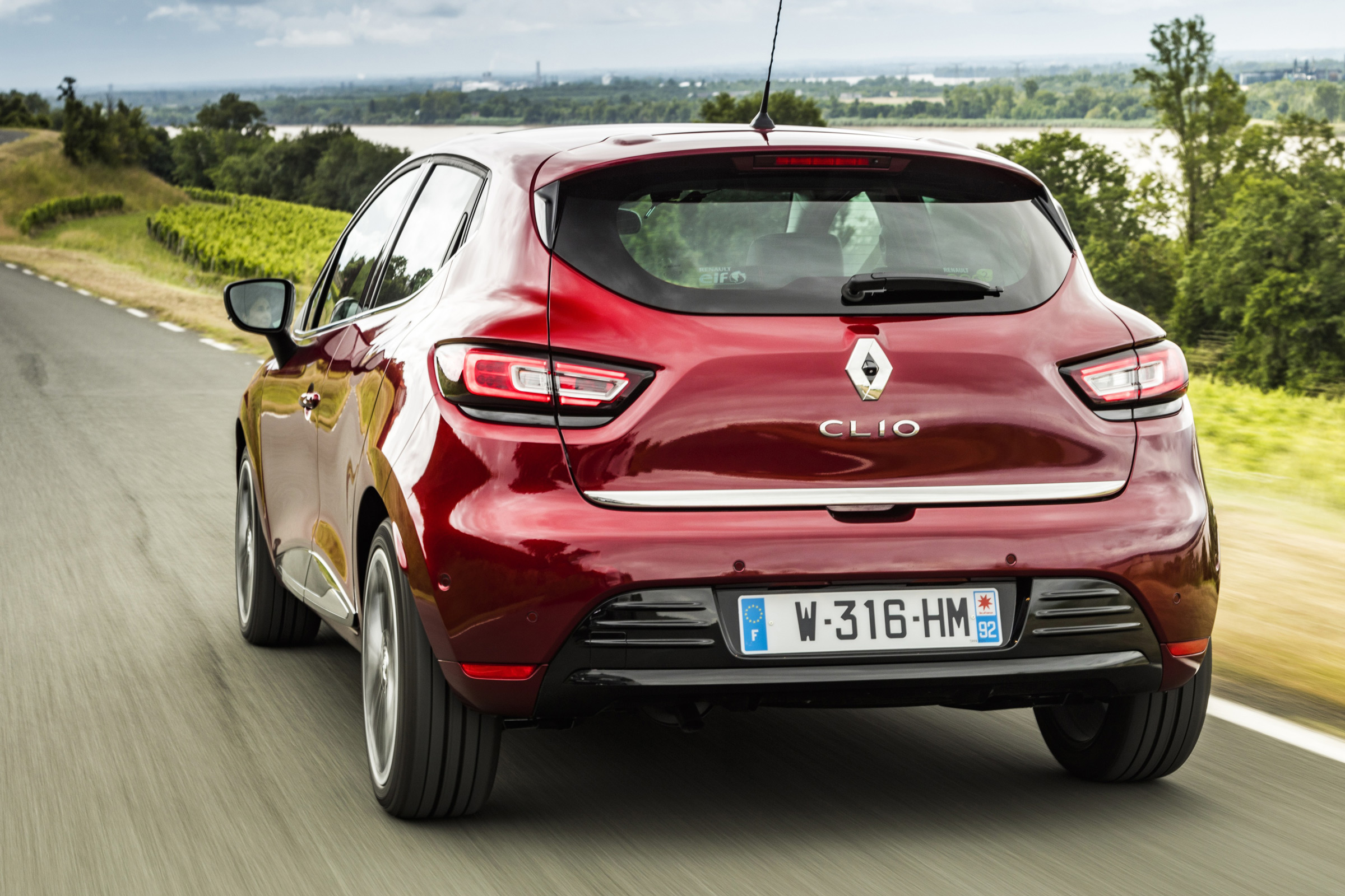 Renault Clio 2016 - rear tracking