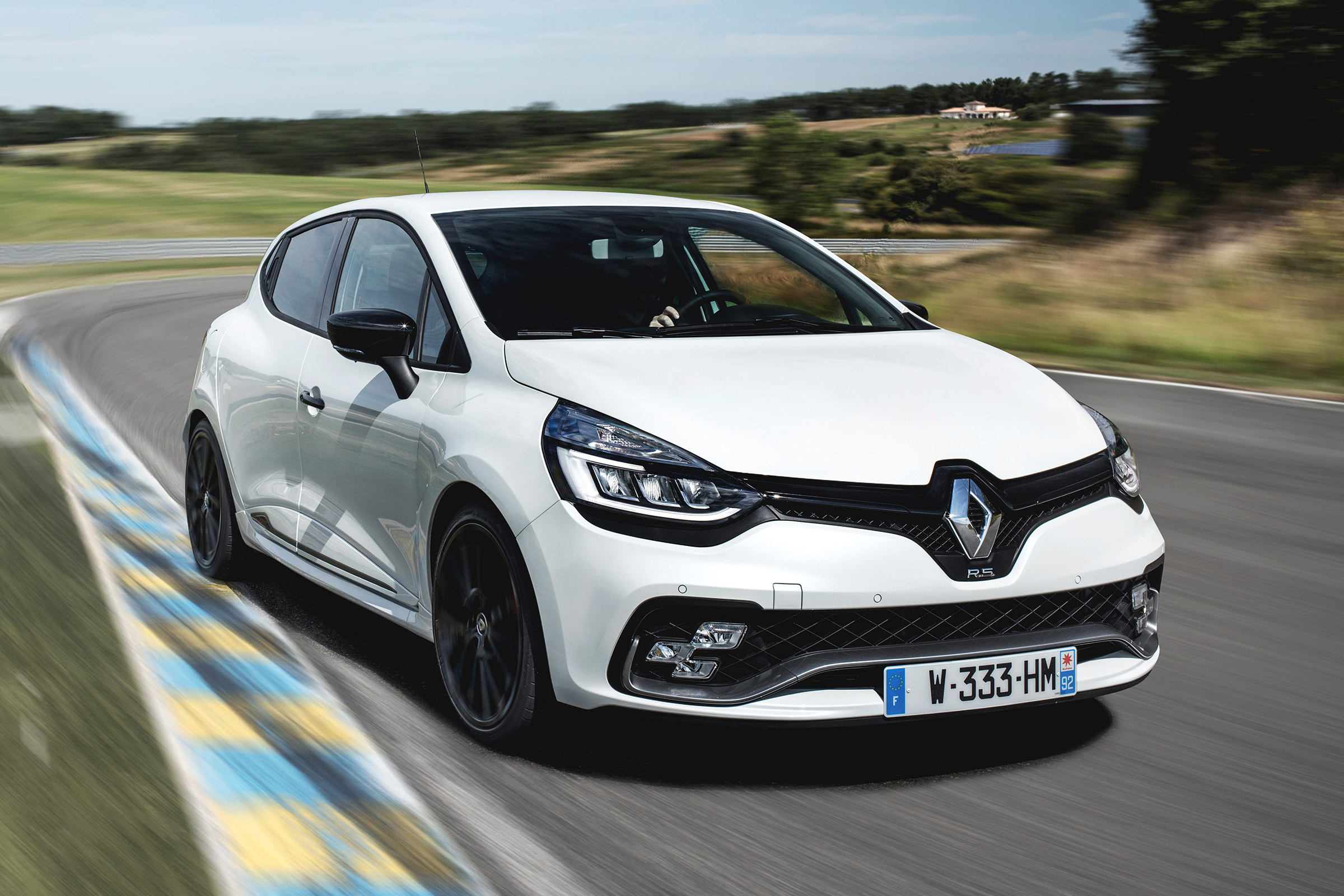 Renaultsport Clio 220 Trophy - front panning