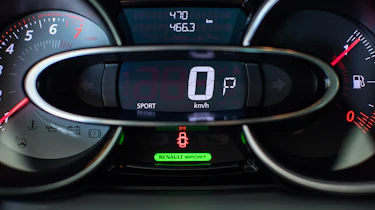 Renaultsport Clio 220 Trophy - dials