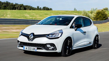 Renaultsport Clio 220 Trophy - front