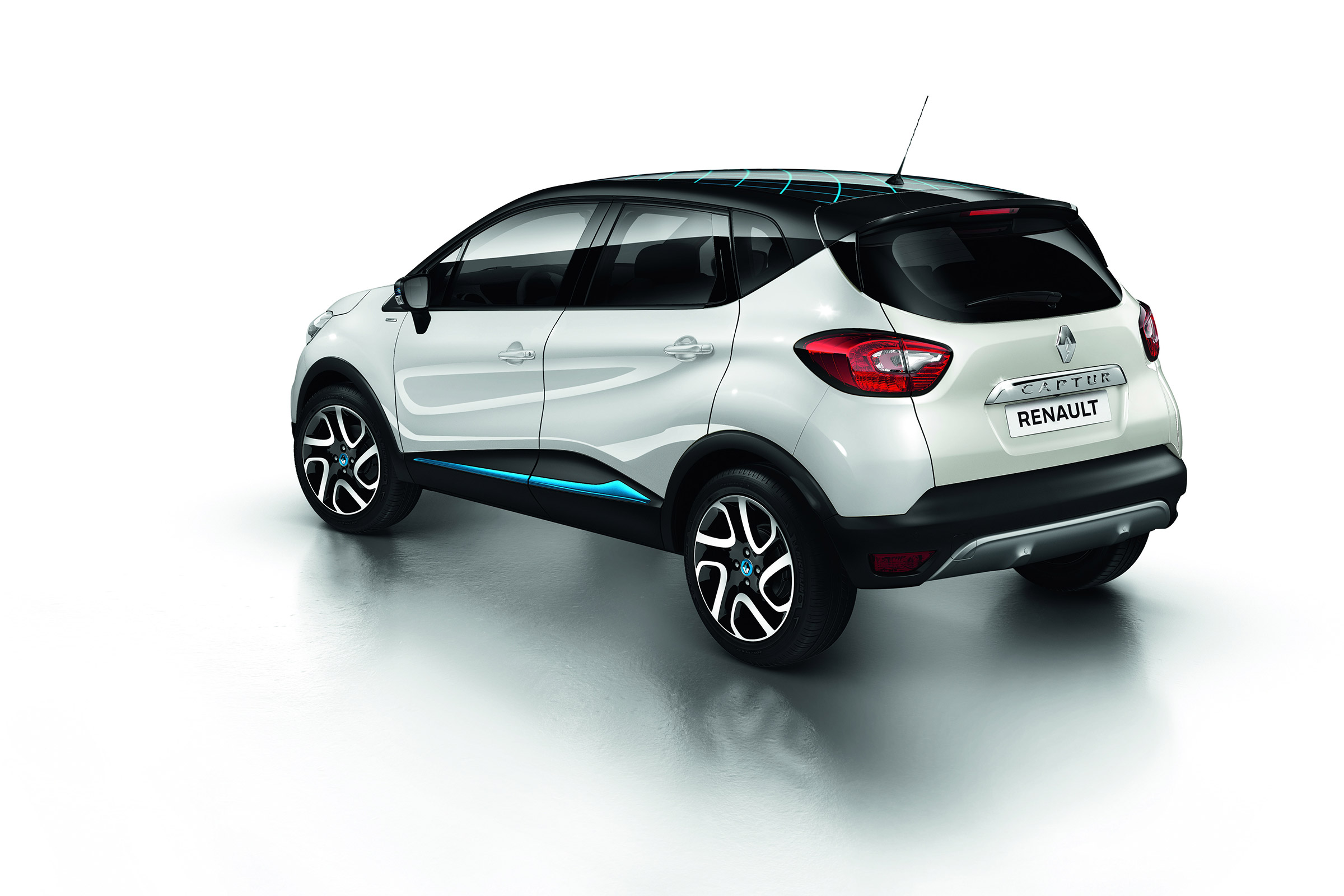 Renault Captur Iconic Nav rear side