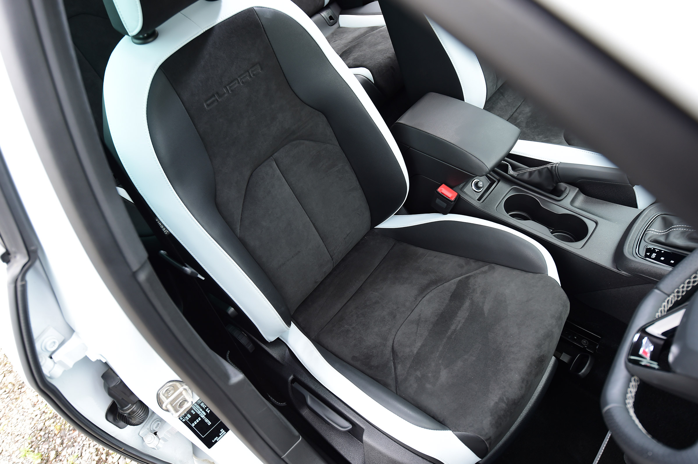 SEAT Leon Cupra 290 - front seat