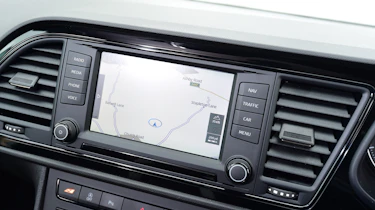 SEAT Leon Cupra 290 - sat-nav