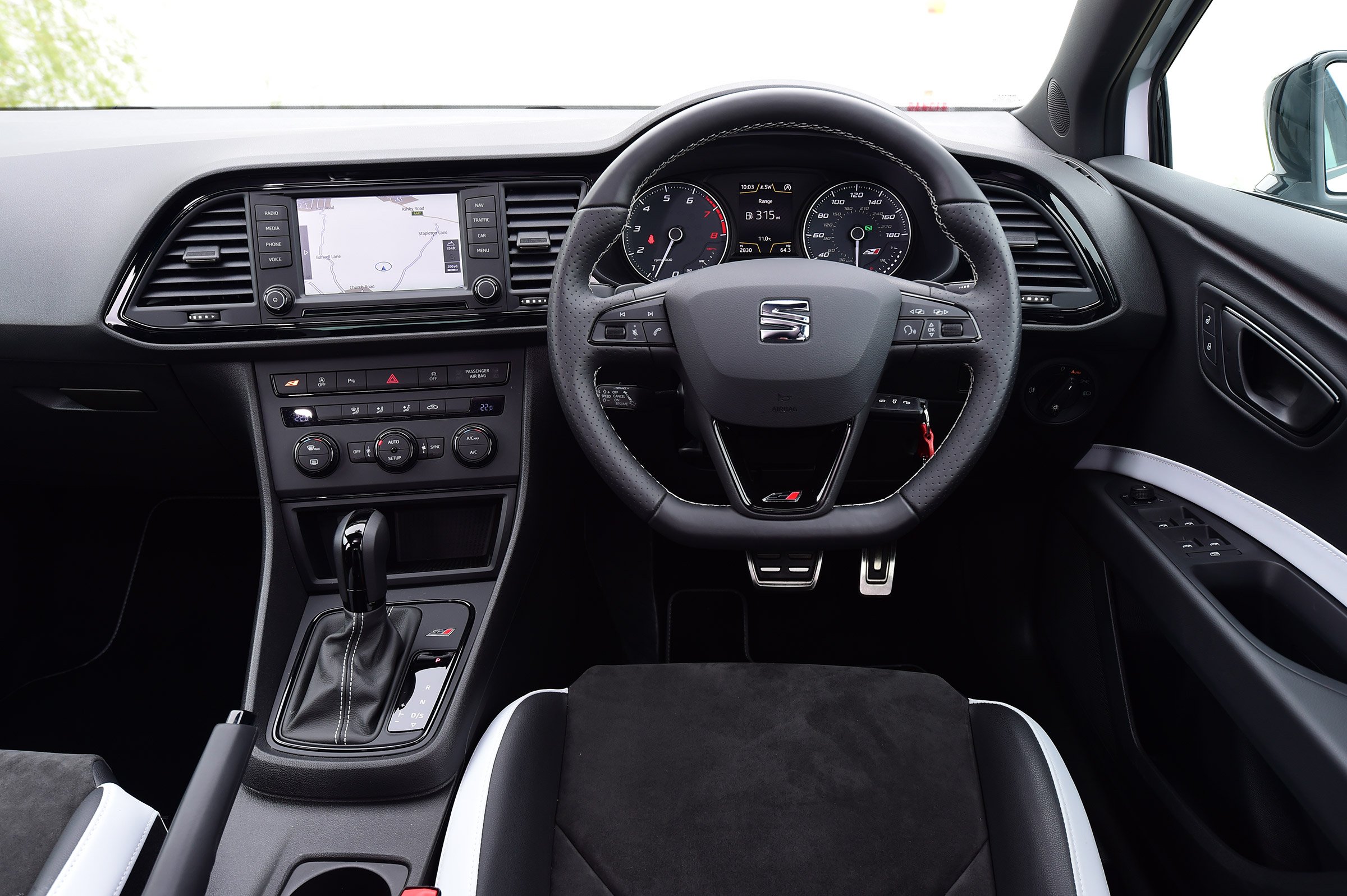 SEAT Leon Cupra 290 - dash