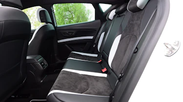 SEAT Leon Cupra 290 - rear seats