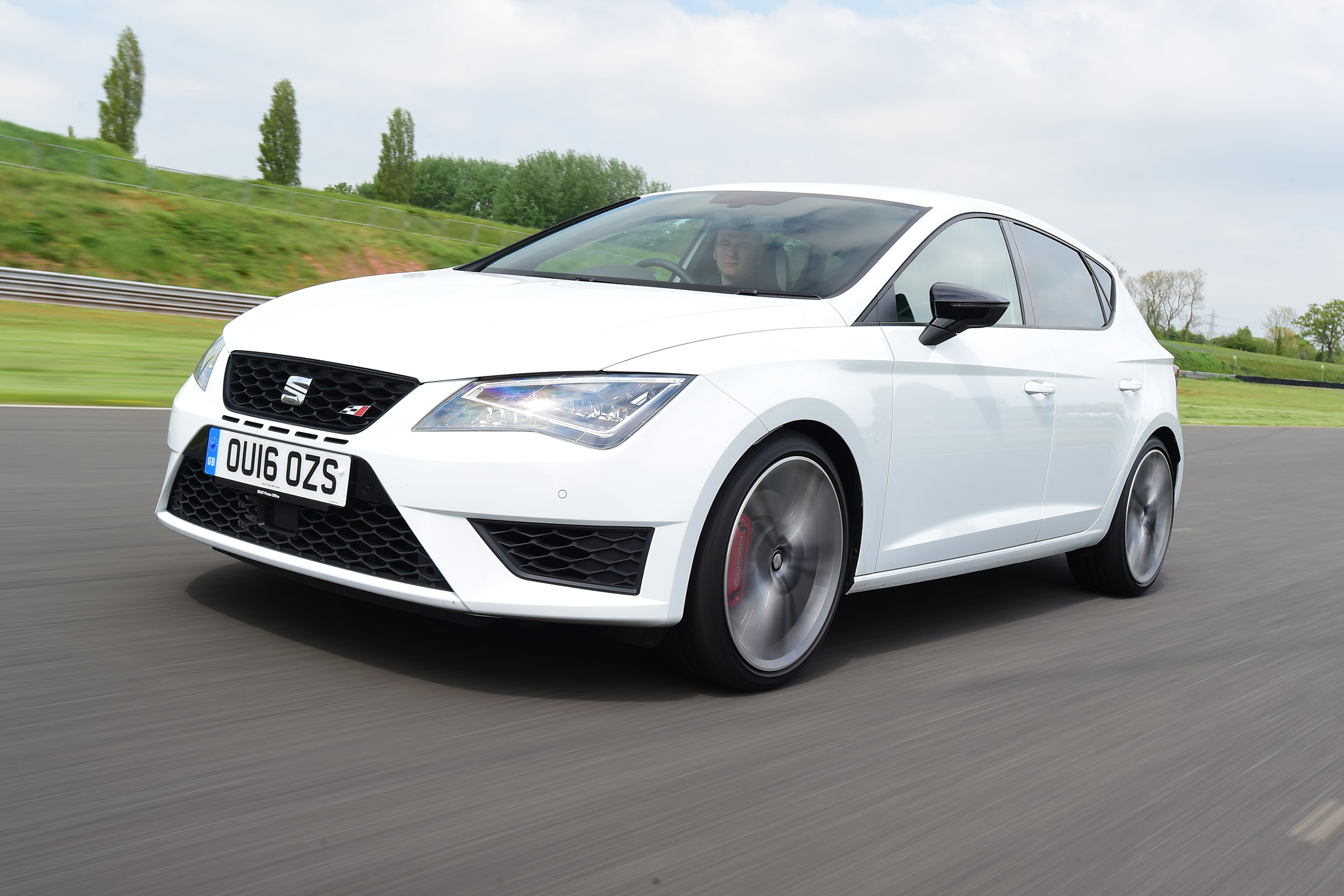 SEAT Leon Cupra 290 - front