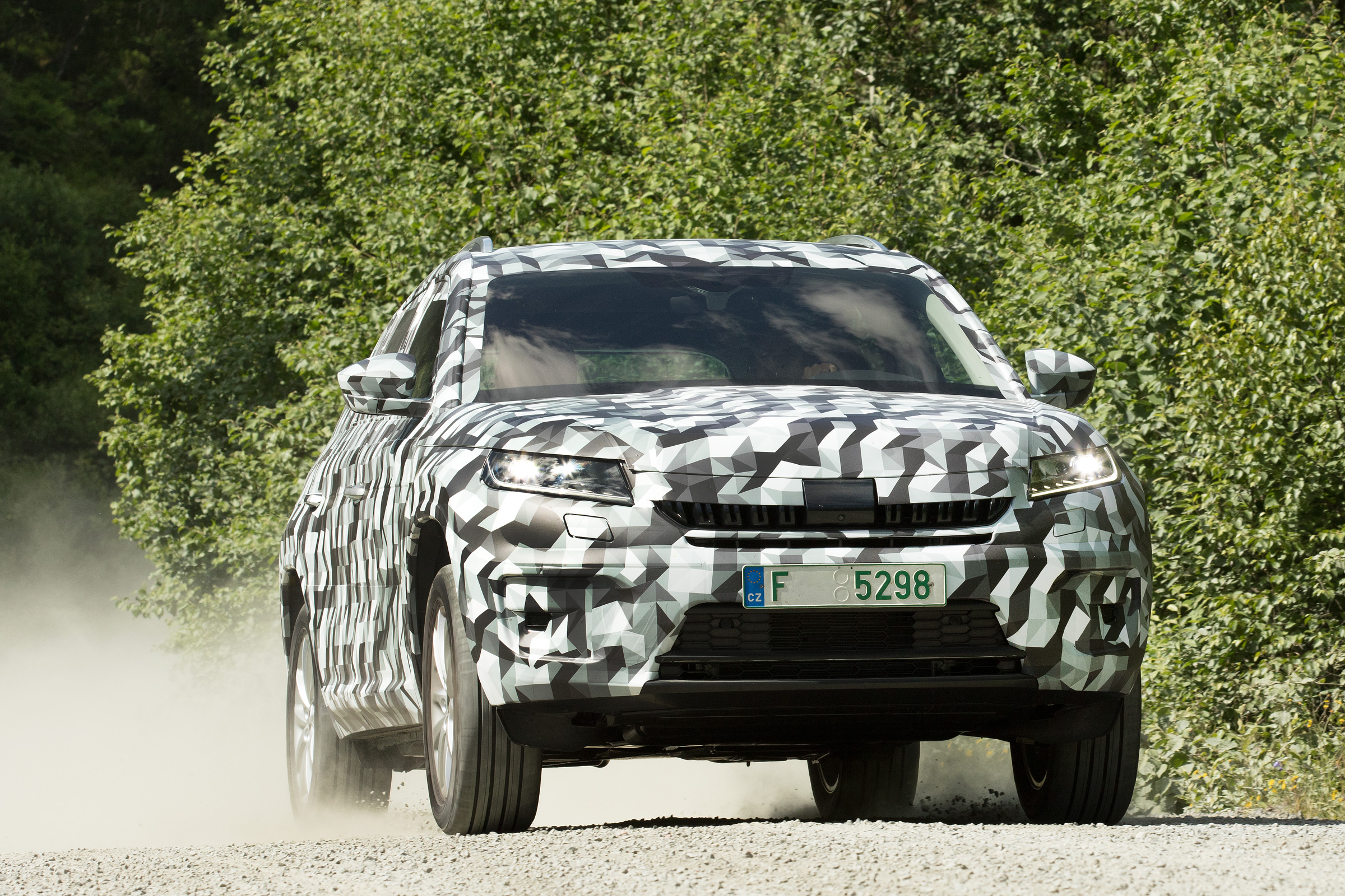 Skoda Kodiaq disguised - off-road