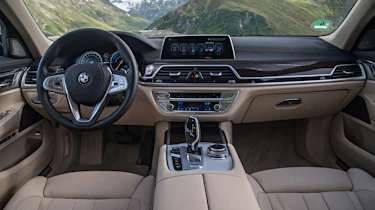 BMW 740e - dash