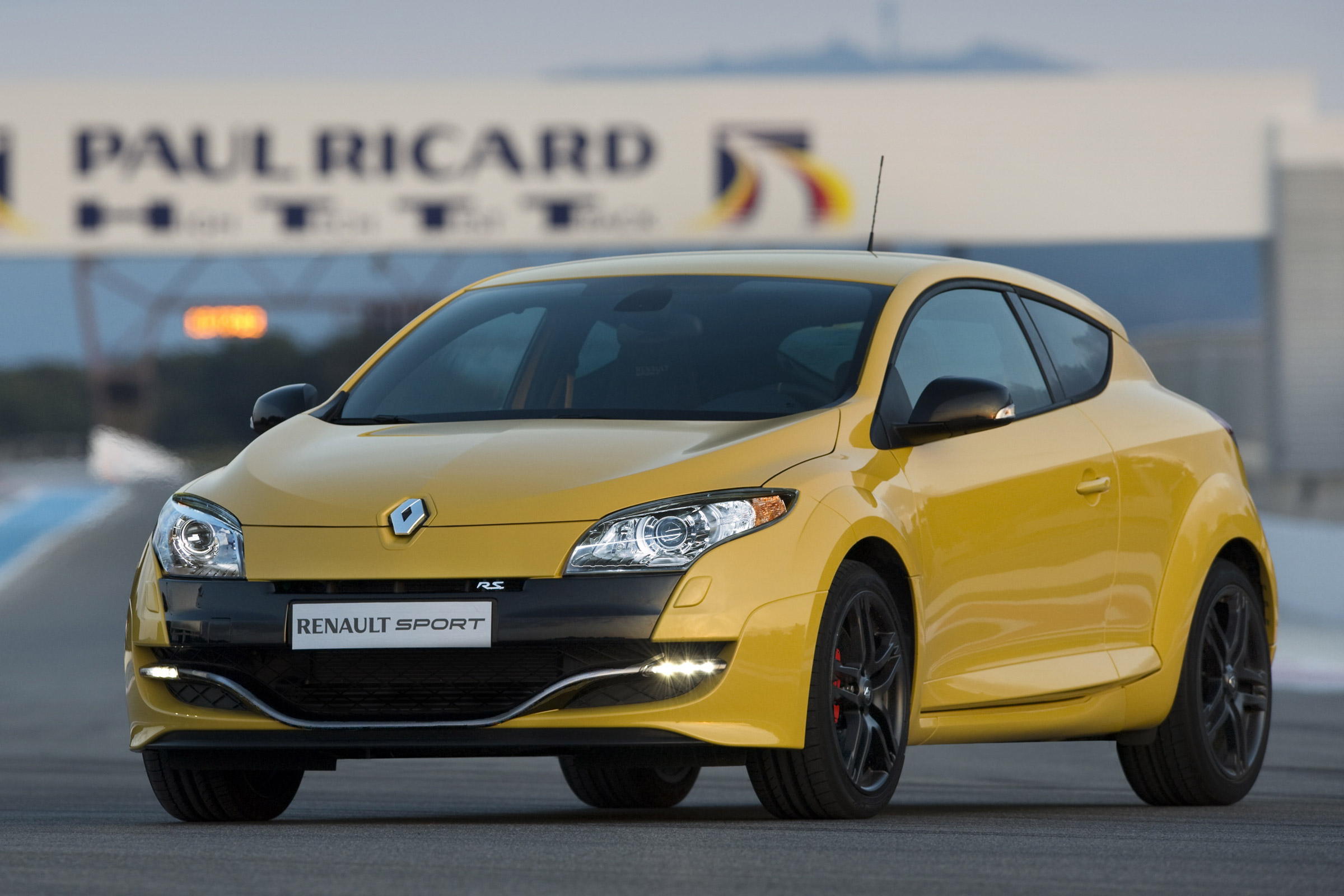 Renaultsport Megane 2009 - front three quarter