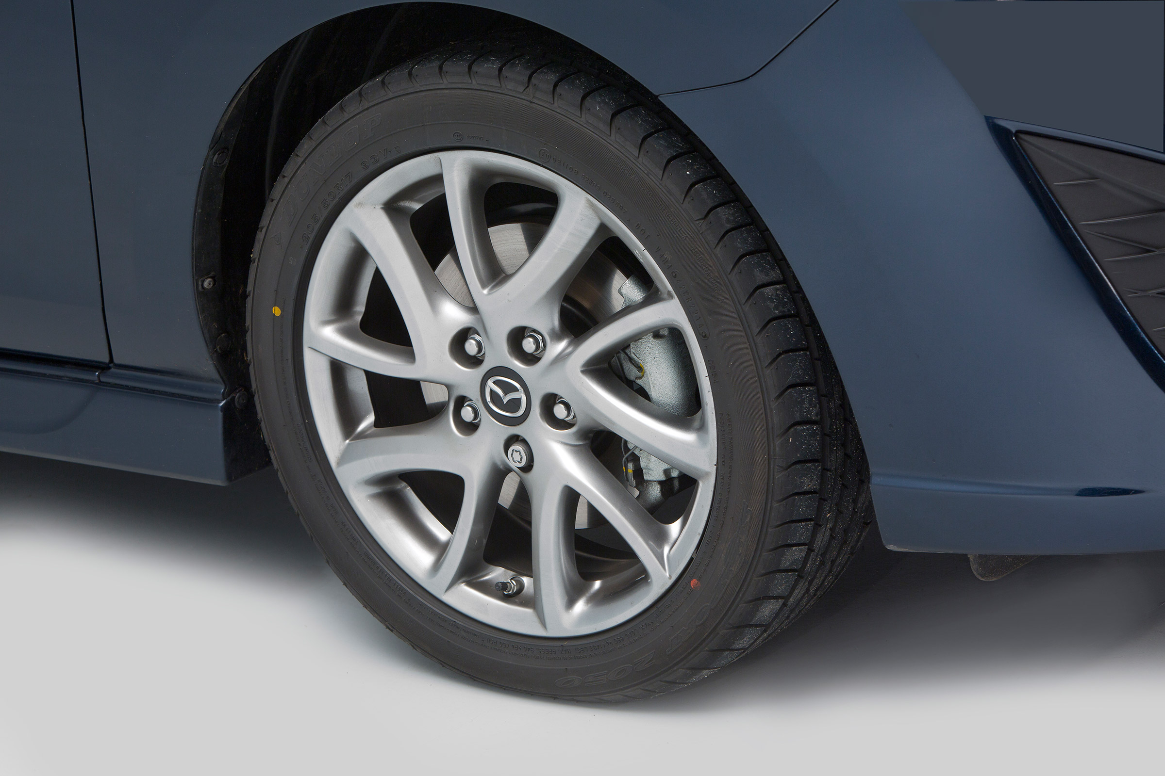 Used Mazda 5 - wheel detail