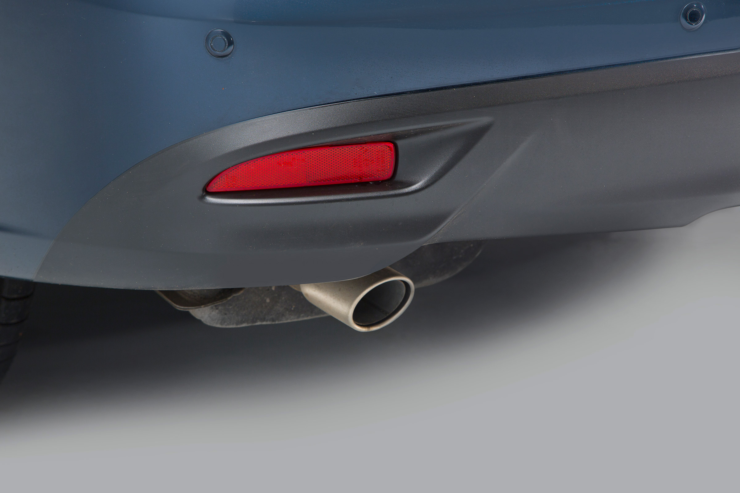 Used Mazda 5 - exhaust