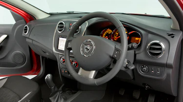 Used Dacia Sandero - sterring wheel