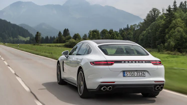 Porsche Panamera 4S diesel 2016 - rear tracking