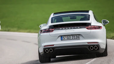 Porsche Panamera 4S diesel 2016 - rear cornering