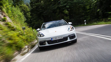 Porsche Panamera 4S diesel 2016 - front tracking 2