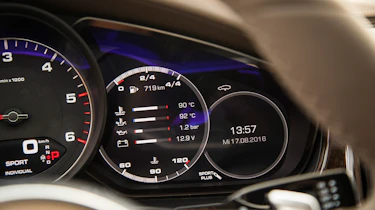 Porsche Panamera 4S diesel 2016 - instruments