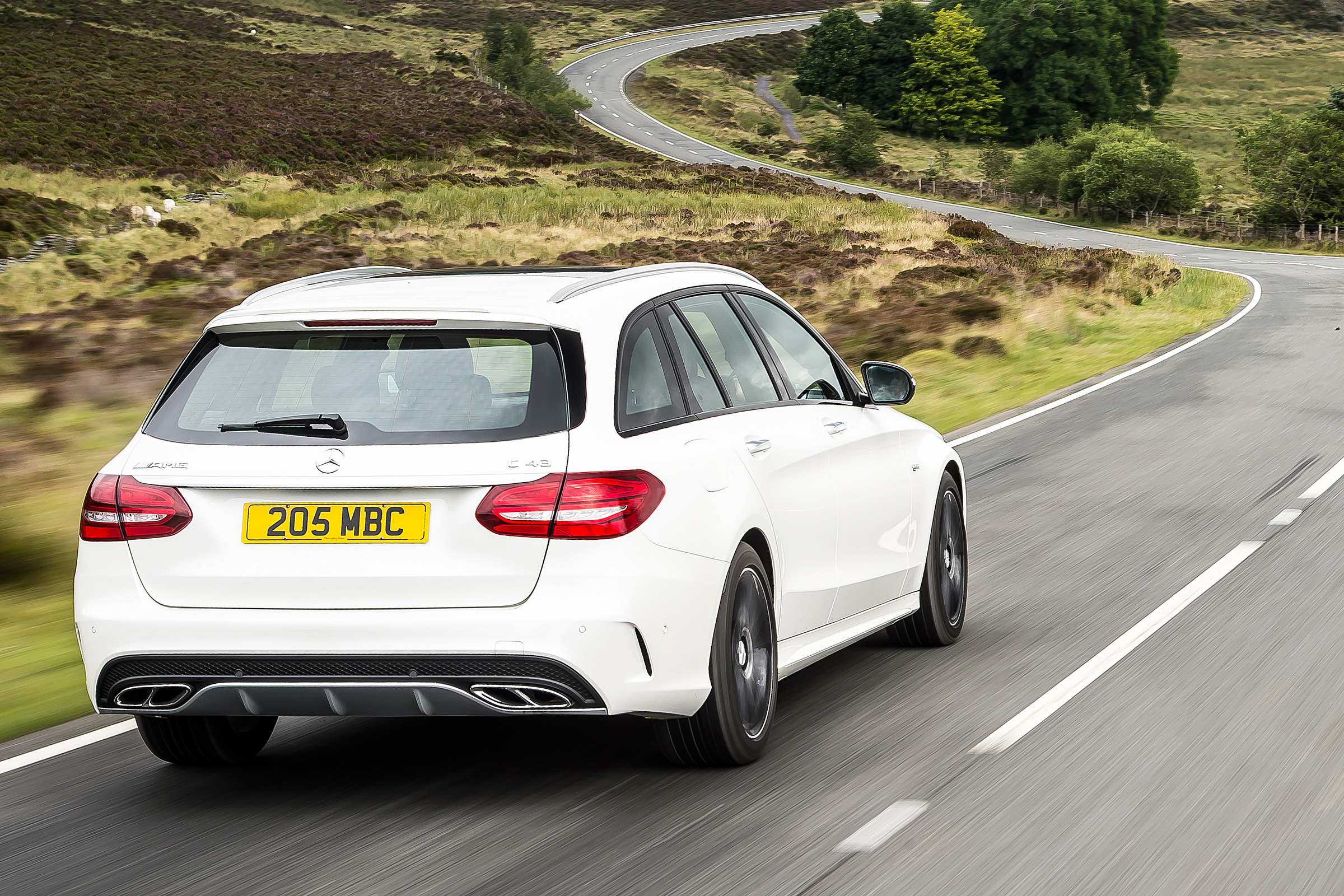Mercedes-AMG C 43 Estate 2016 - rear tracking