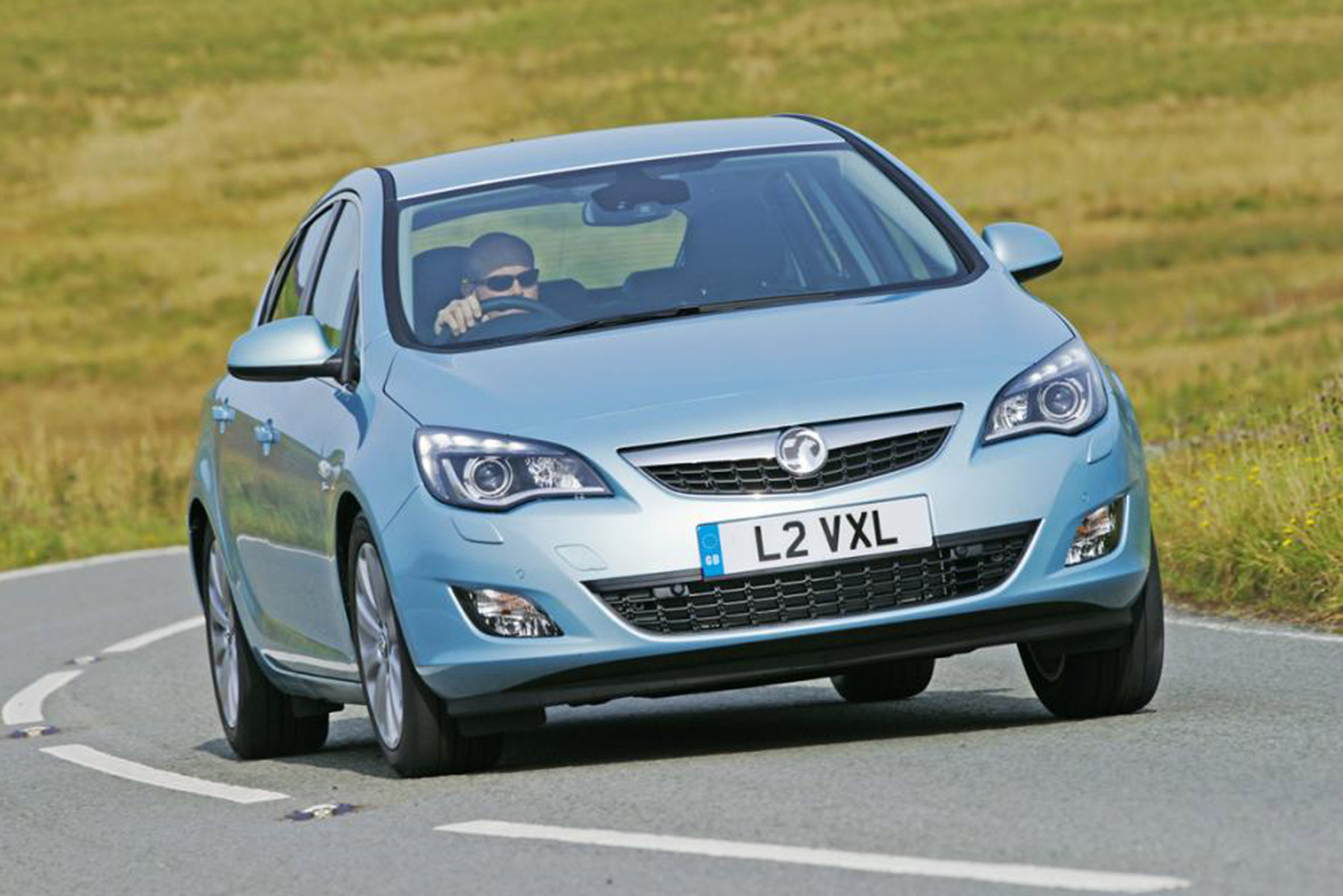 Alternator - Vauxhall Astra