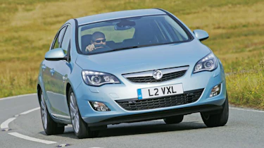 Alternator - Vauxhall Astra