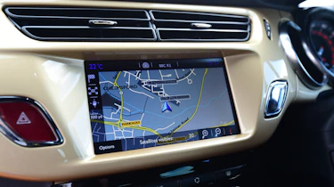 DS 3 Performance Cabrio 2016 - infotainment