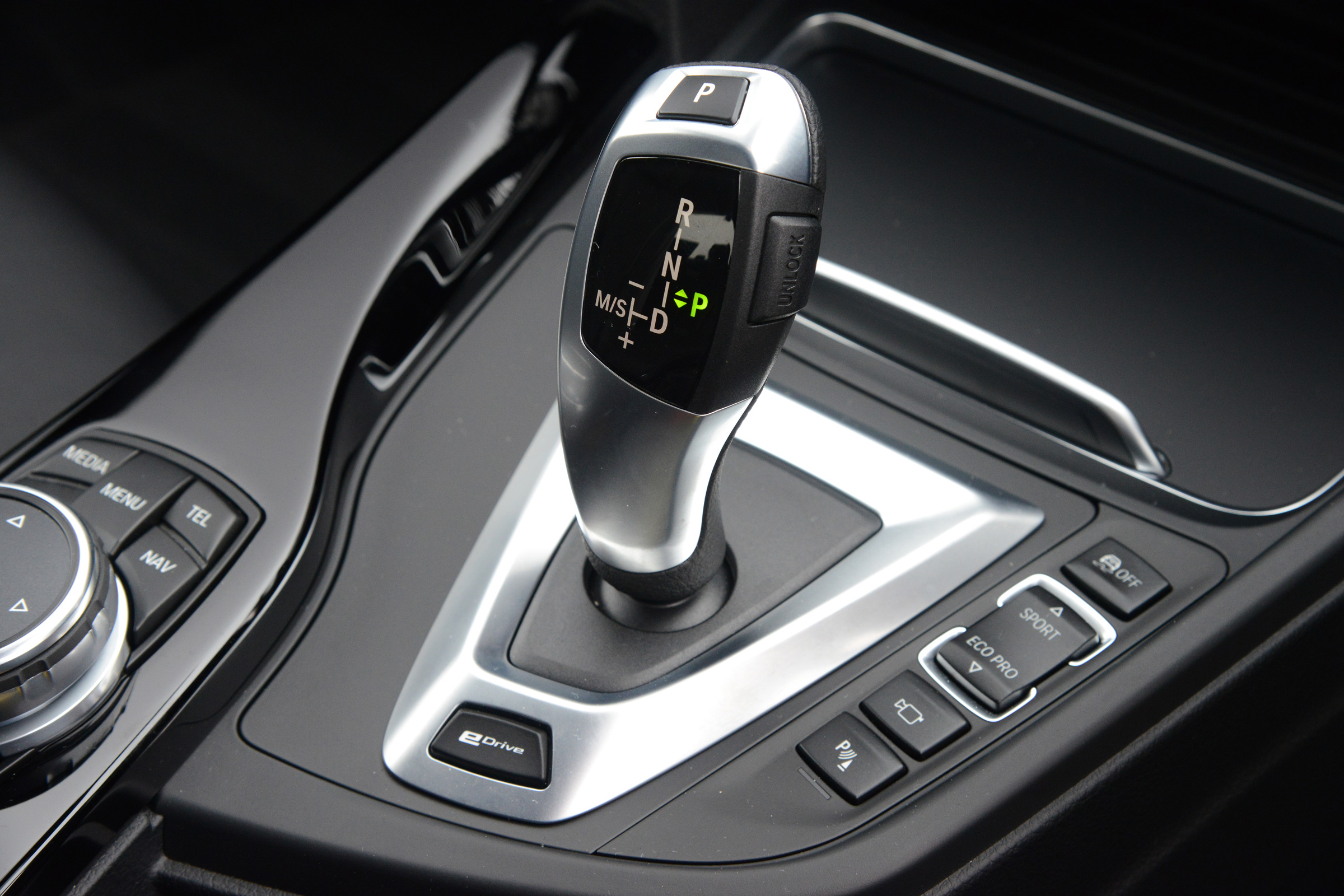 BMW 330e 2016 - gearlever