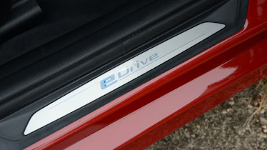 BMW 330e 2016 - door sill