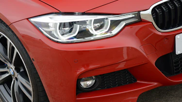 BMW 330e 2016 - headlight