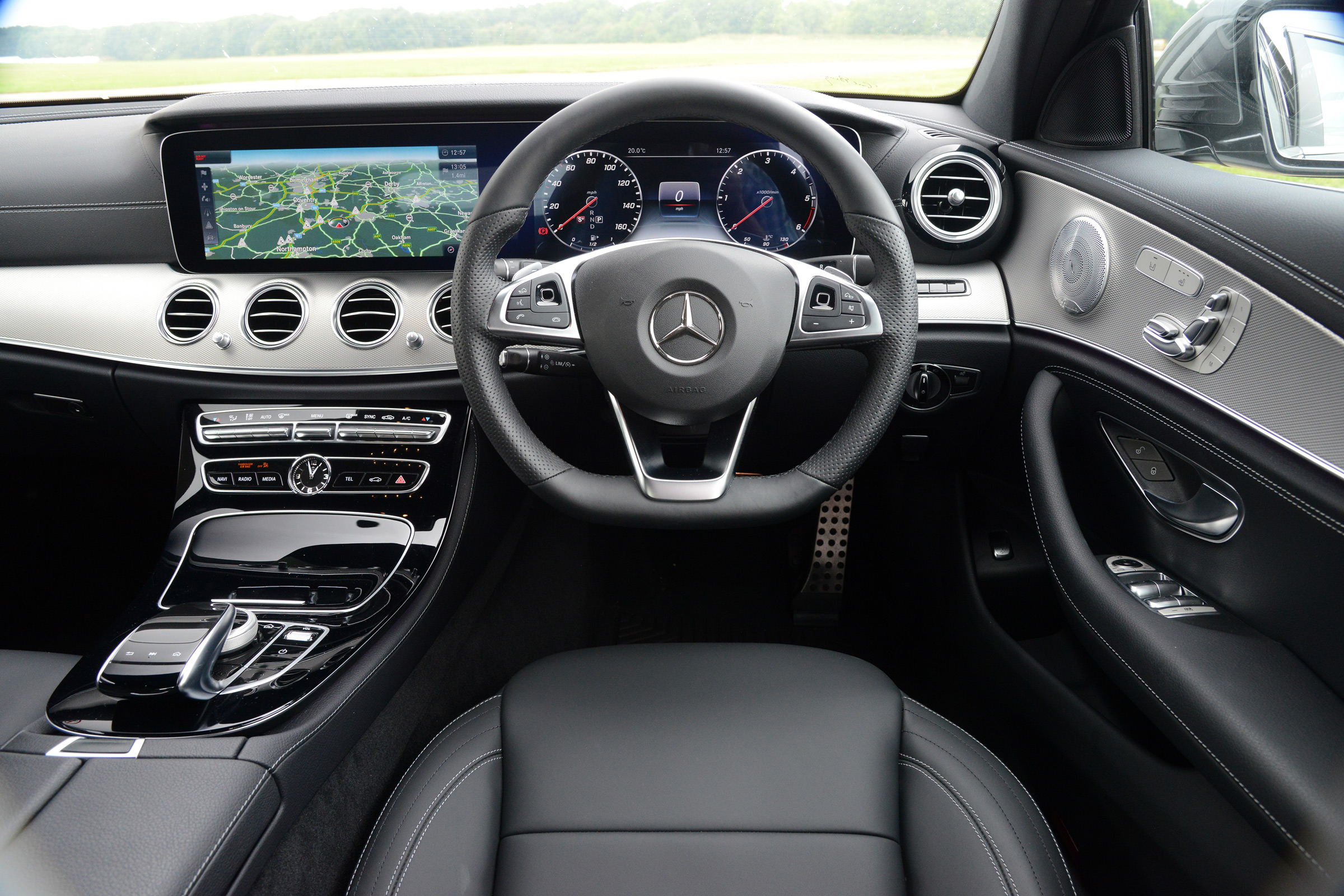 Mercedes E 350d 2016 - interior