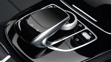 Mercedes E 350d 2016 - centre console