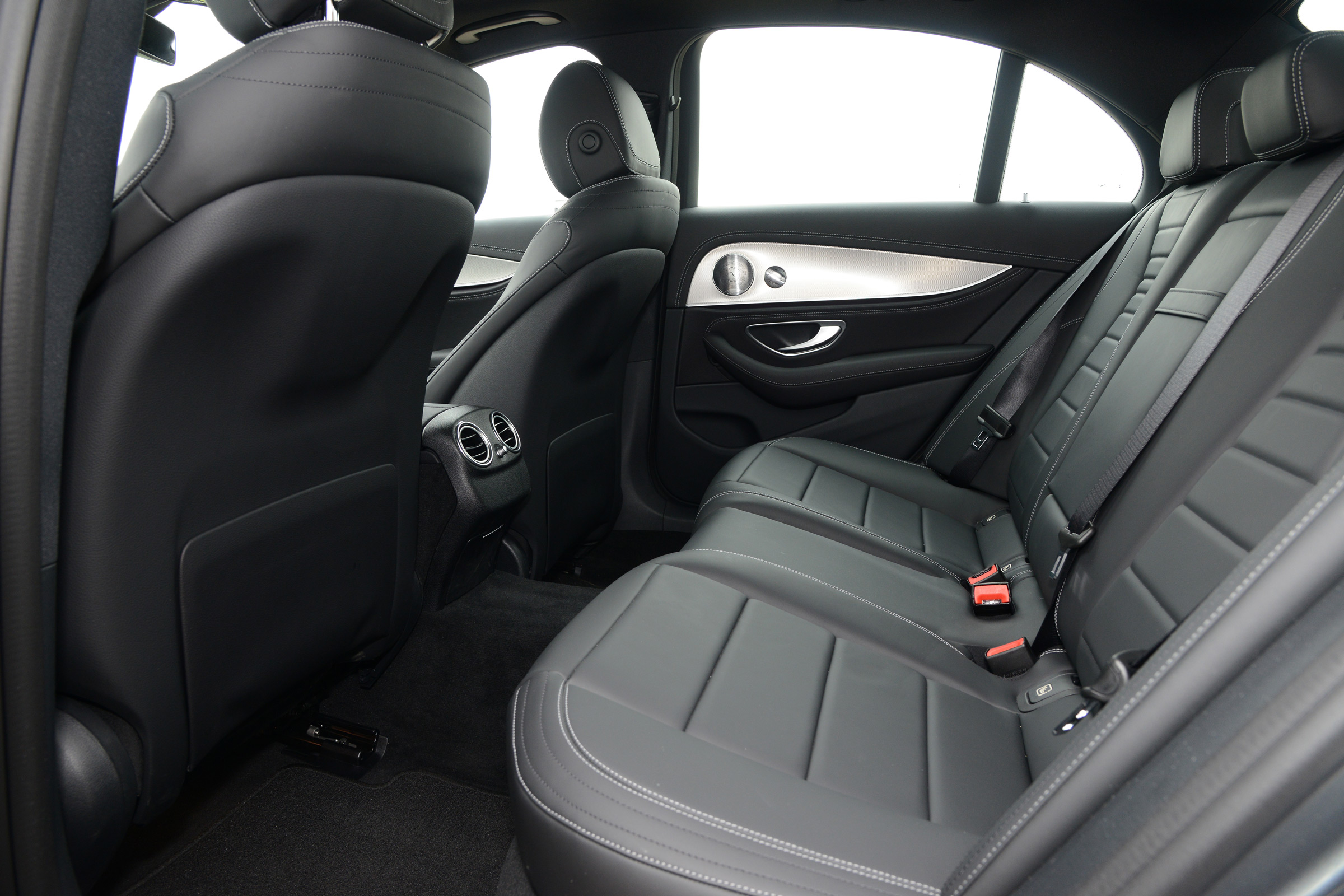 Mercedes E 350d 2016 - rear seats