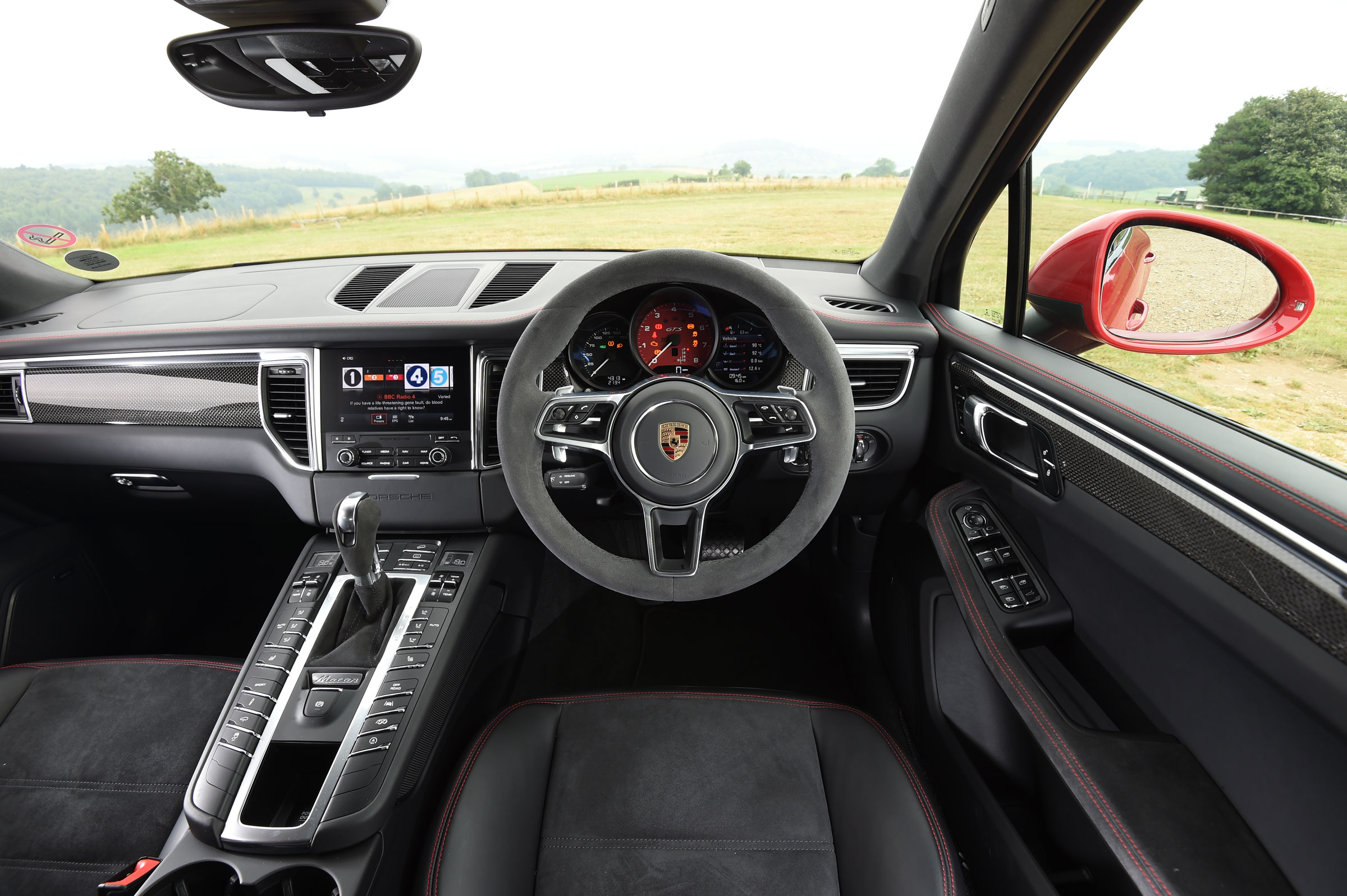 Porsche Macan GTS UK - dash