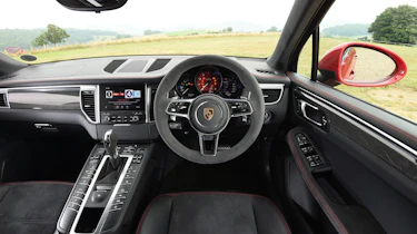 Porsche Macan GTS UK - dash