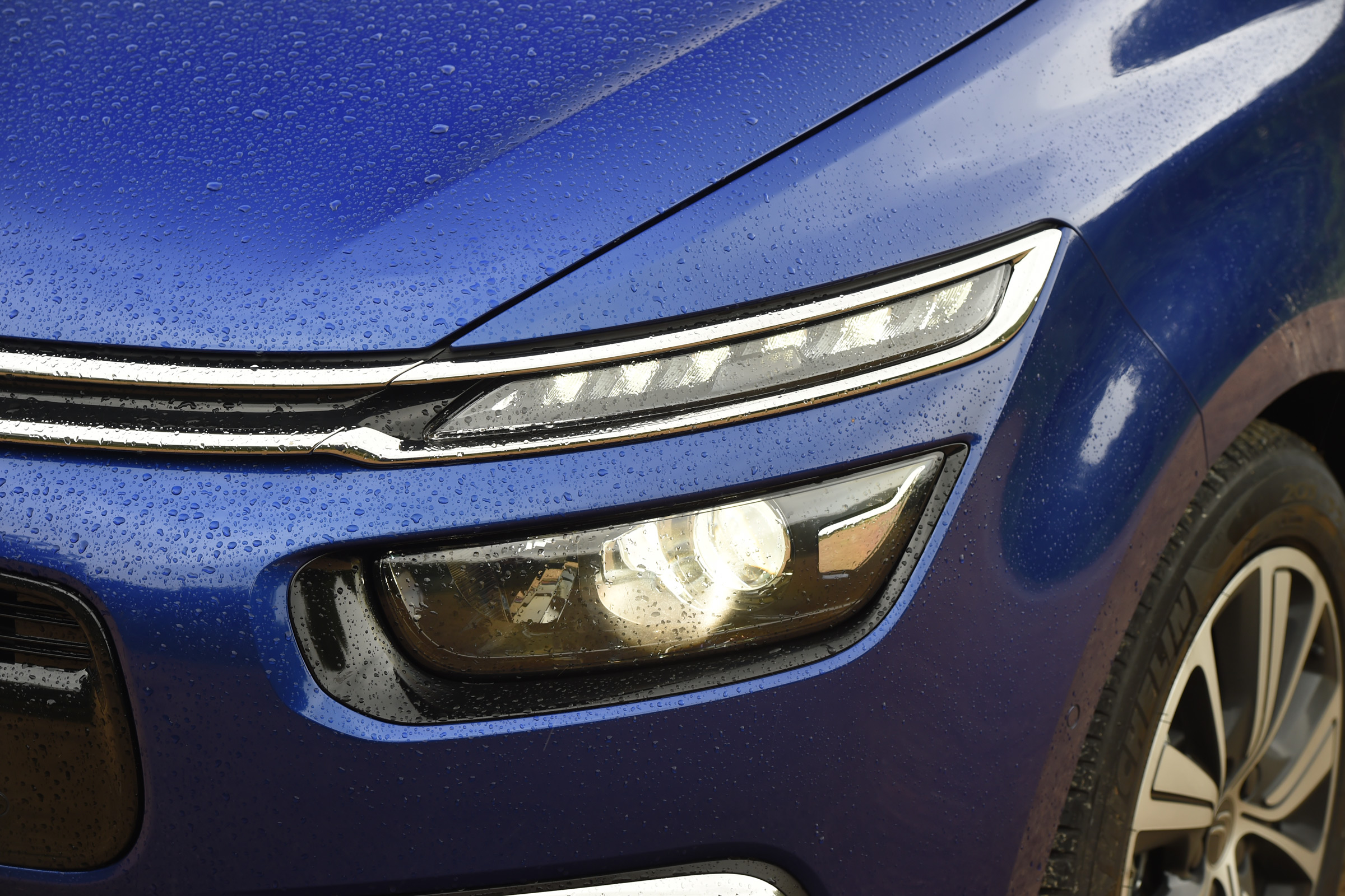 Citroen Grand C4 Picasso 2016 - headlight