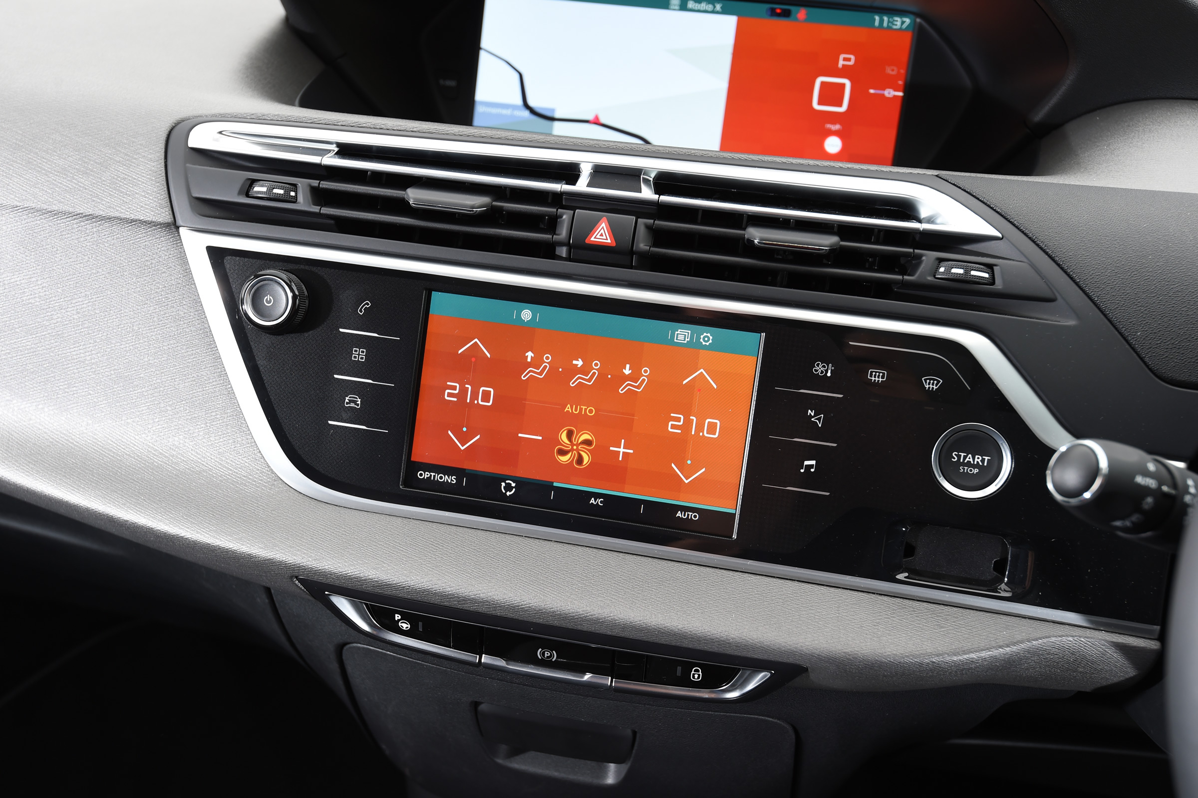Citroen Grand C4 Picasso 2016 - infotainment