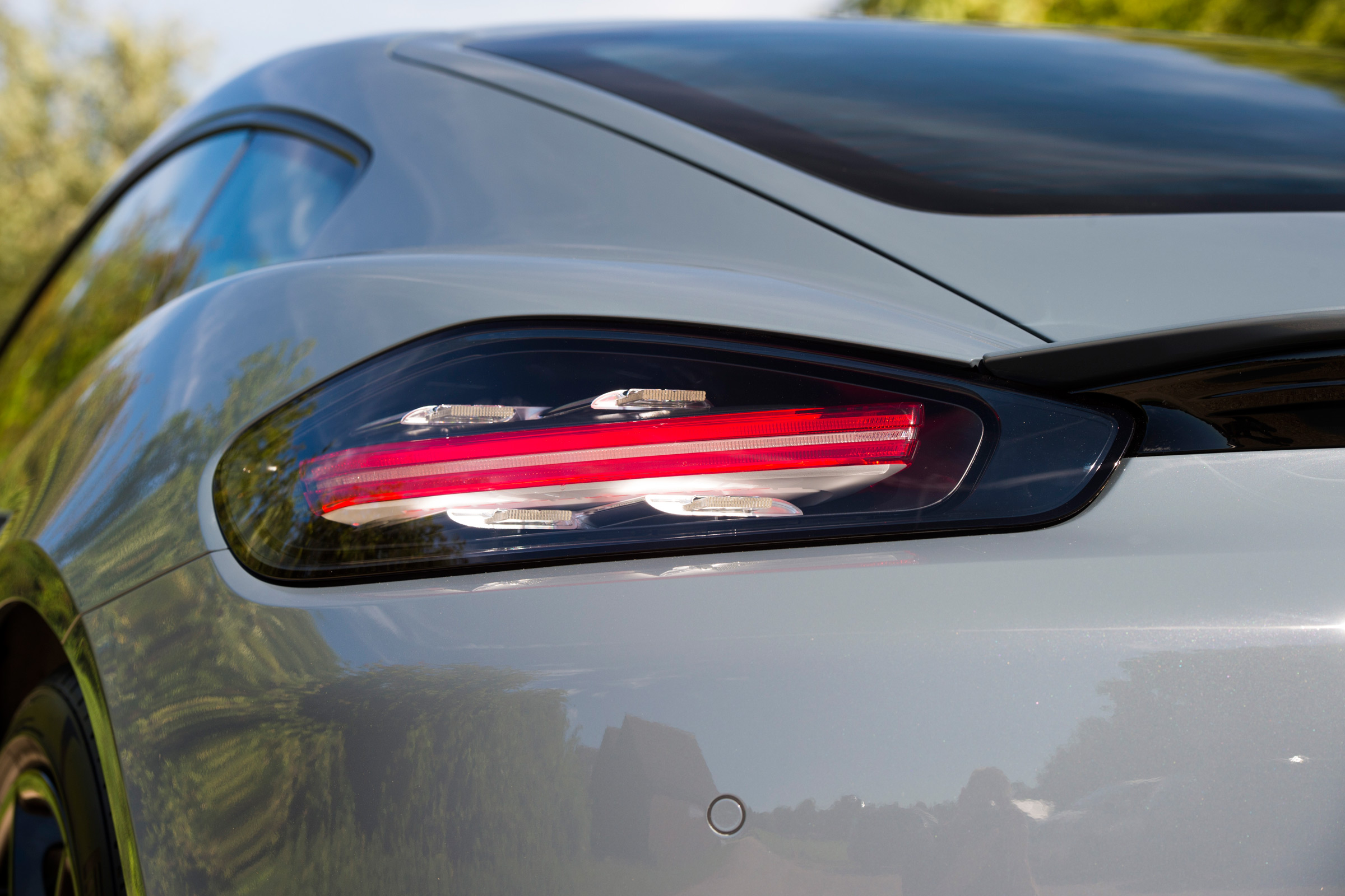 Porsche 718 Cayman - rear light