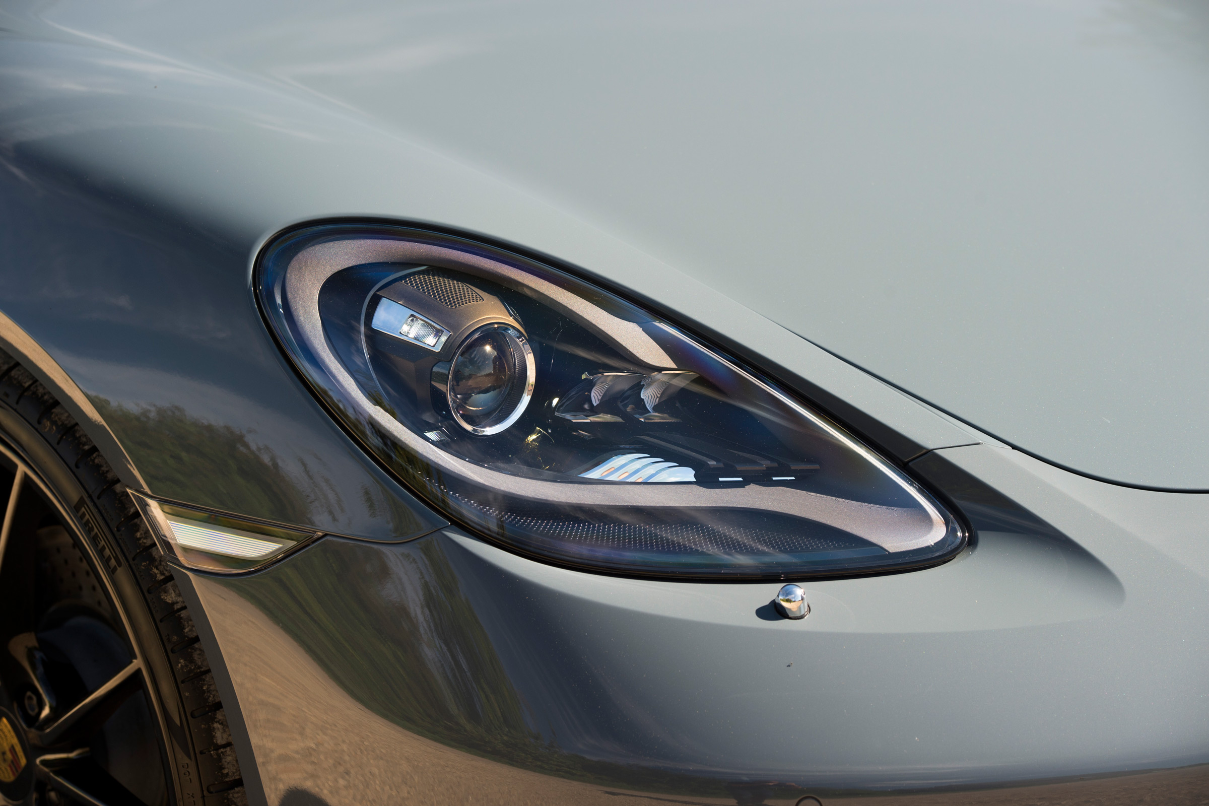 Porsche 718 Cayman - headlight