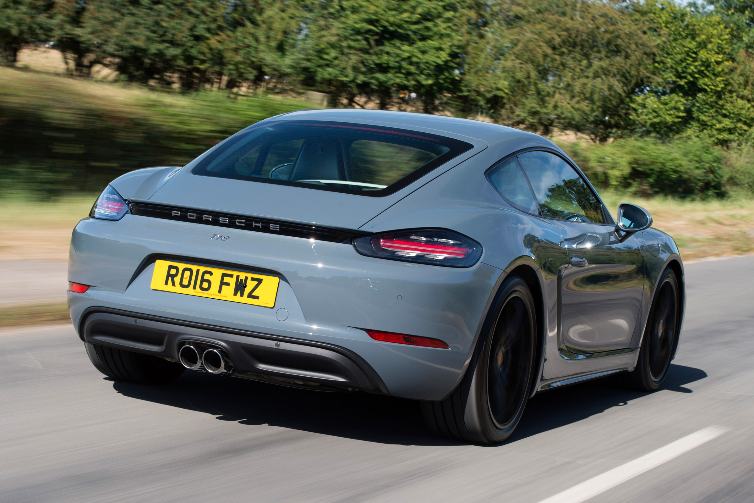 Porsche 718 Cayman - rear tracking