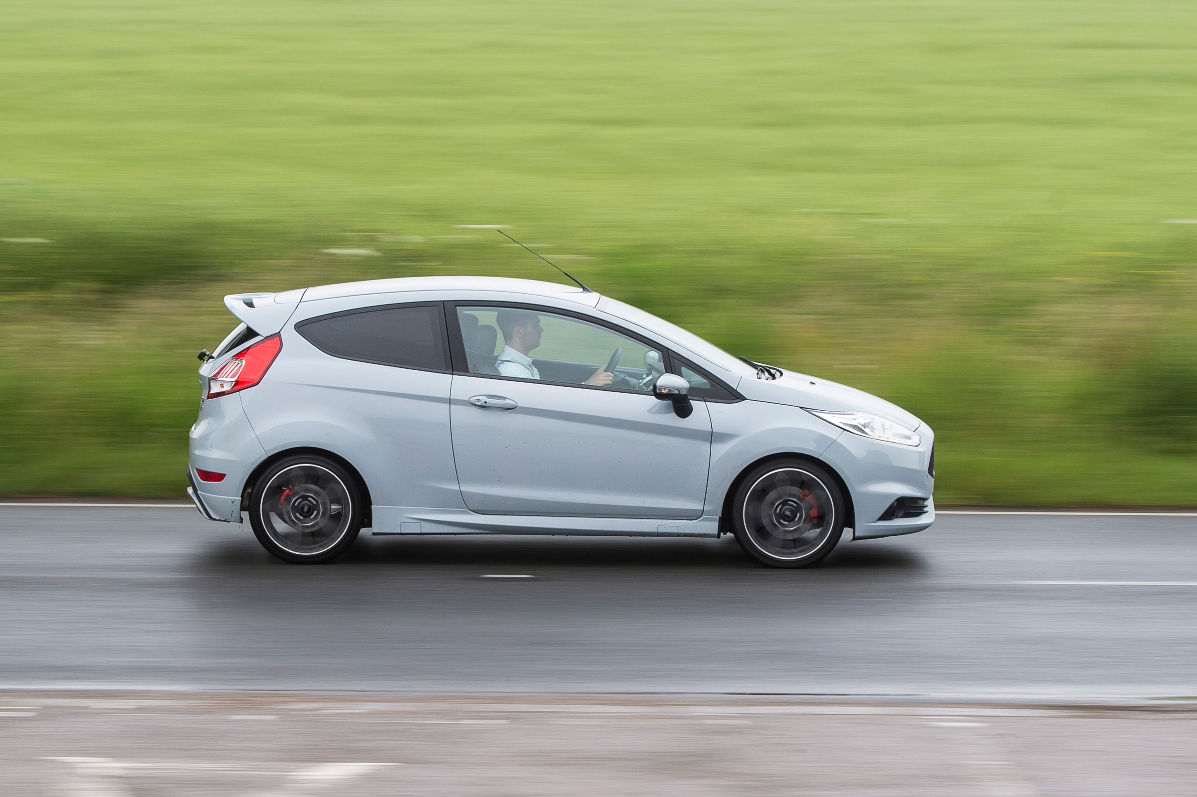 Ford Fiesta ST200 - side tracking
