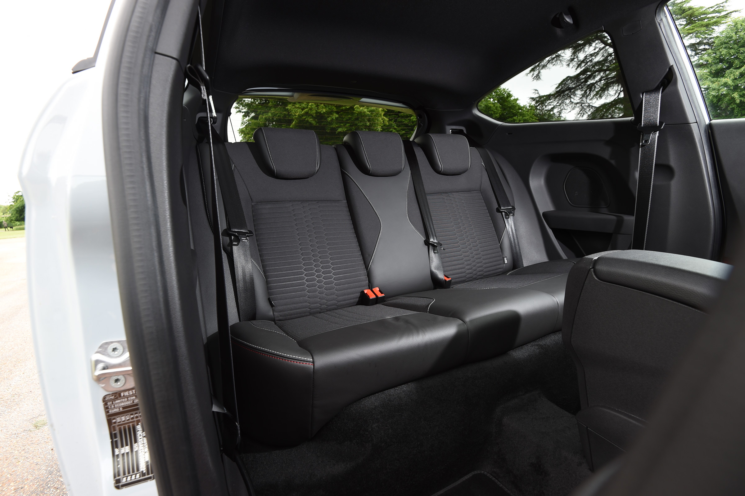 Ford Fiesta ST200 - rear seats
