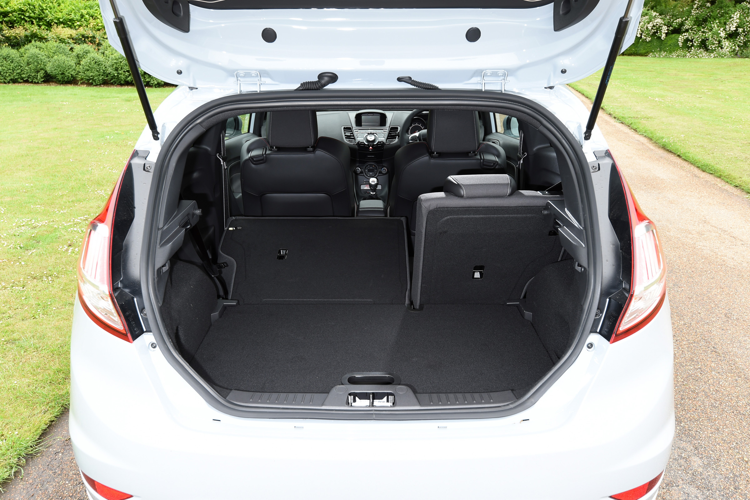 Ford Fiesta ST200 - boot
