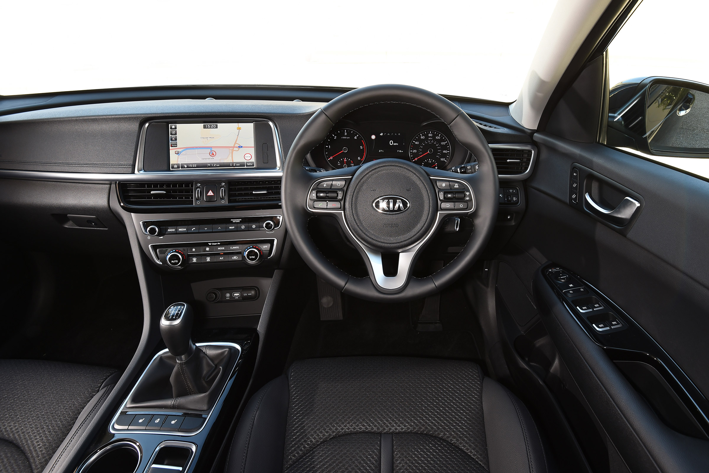 Kia Optima Sportswagon - dash