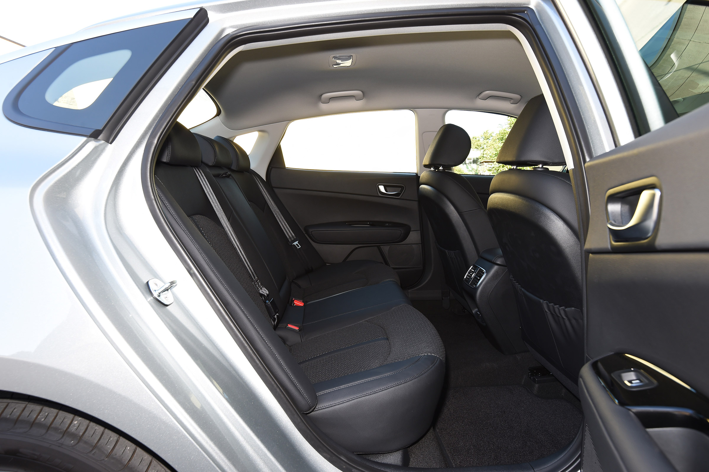 Kia Optima PHEV - rear seats