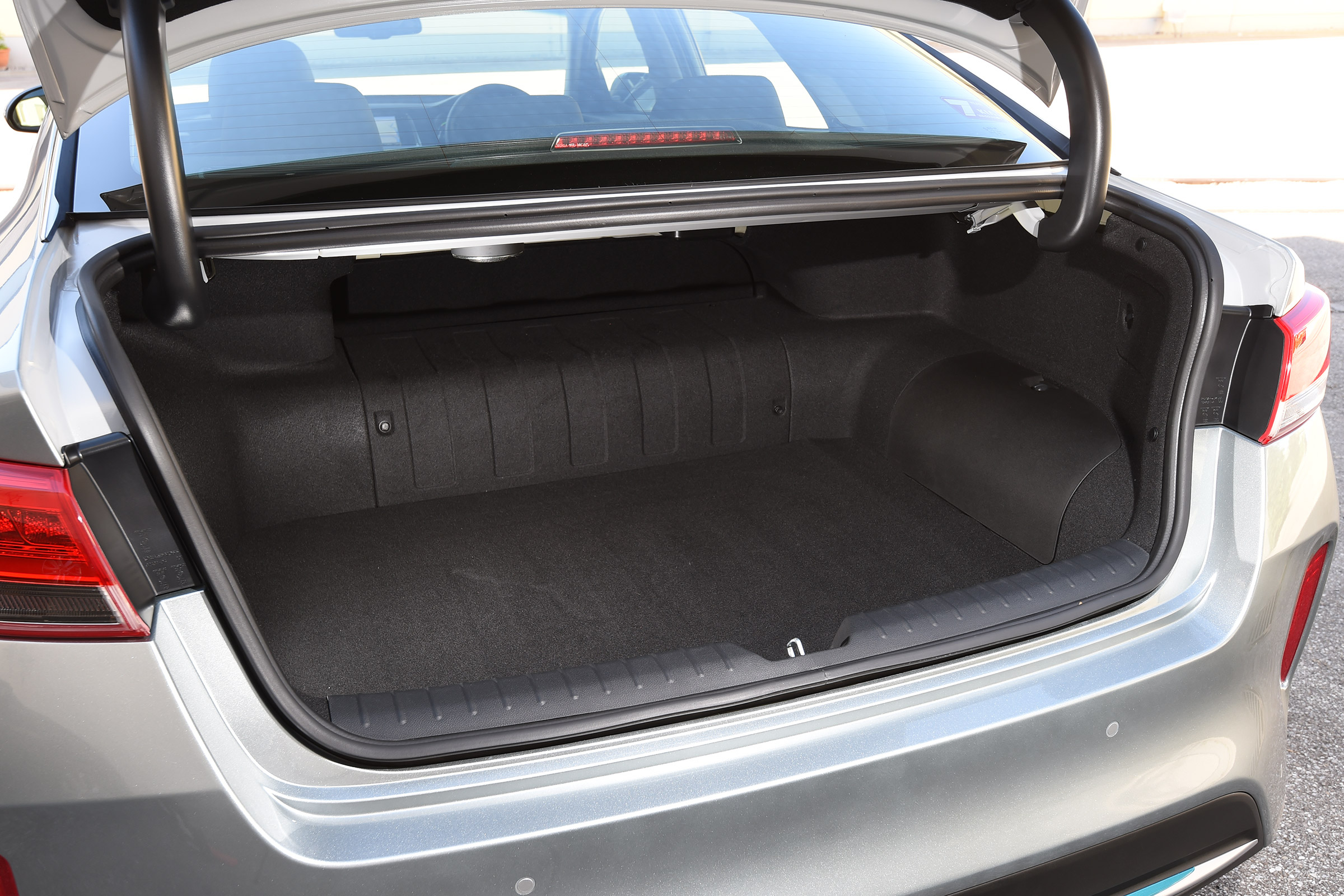 Kia Optima PHEV - boot