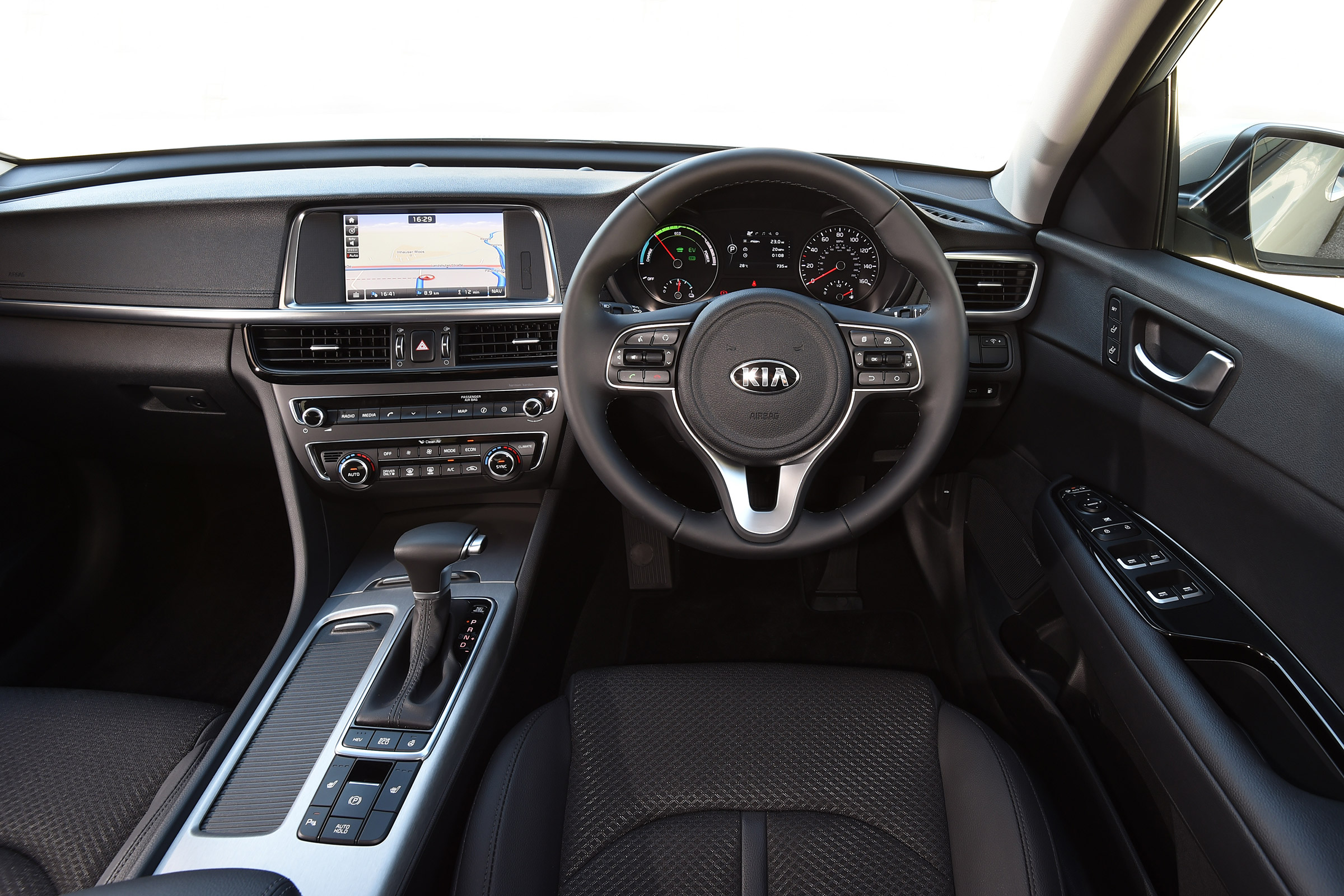 Kia Optima PHEV - dash