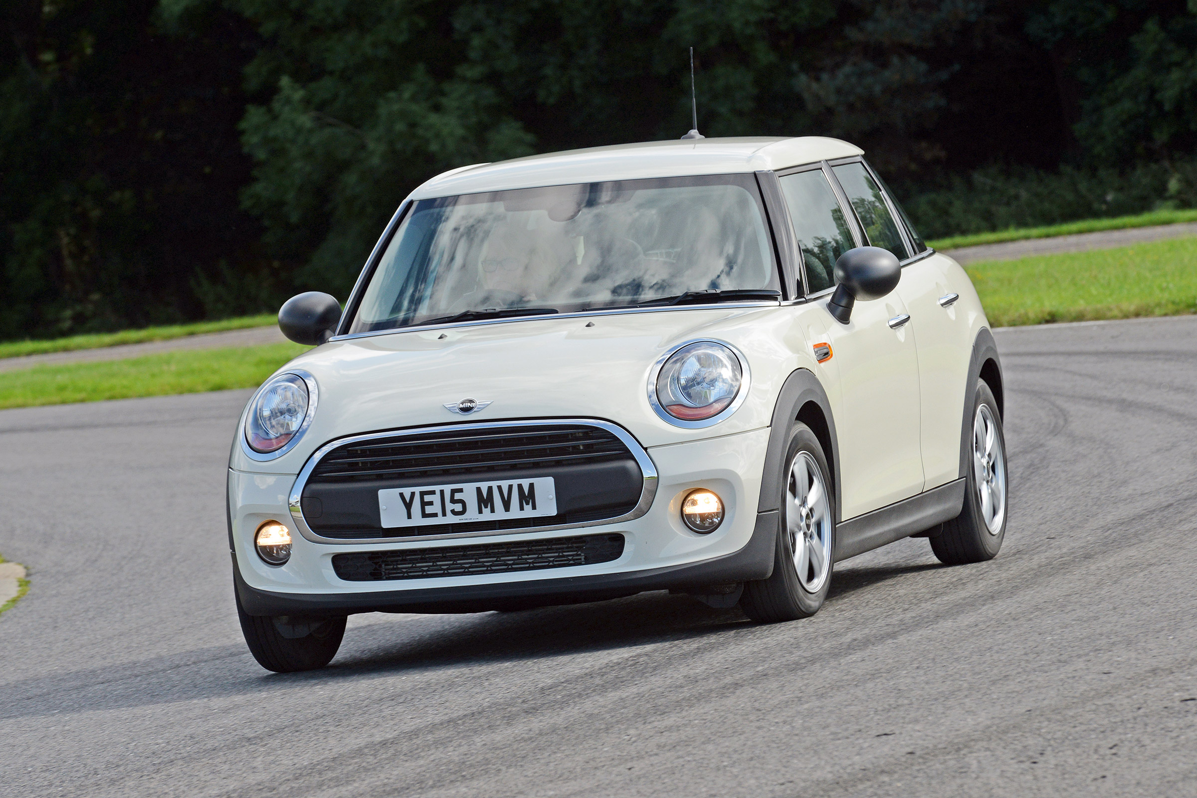 MINI One - front