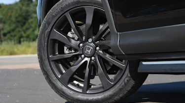 Honda CR-V Black Edition 2016 - wheel