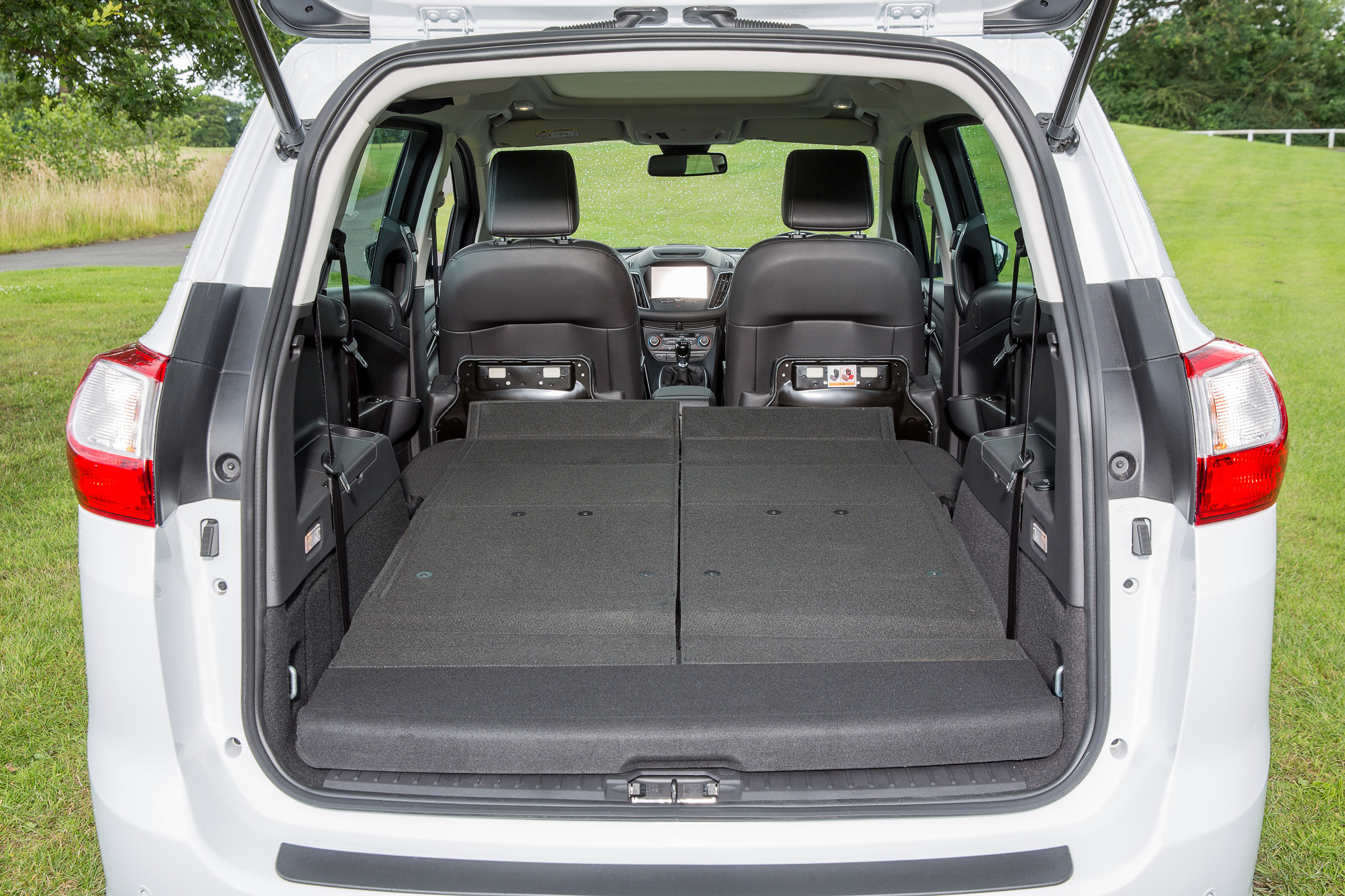 Ford Grand C-MAX 2016 - boot seats flat