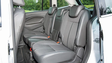 Ford Grand C-MAX 2016 - rear seat