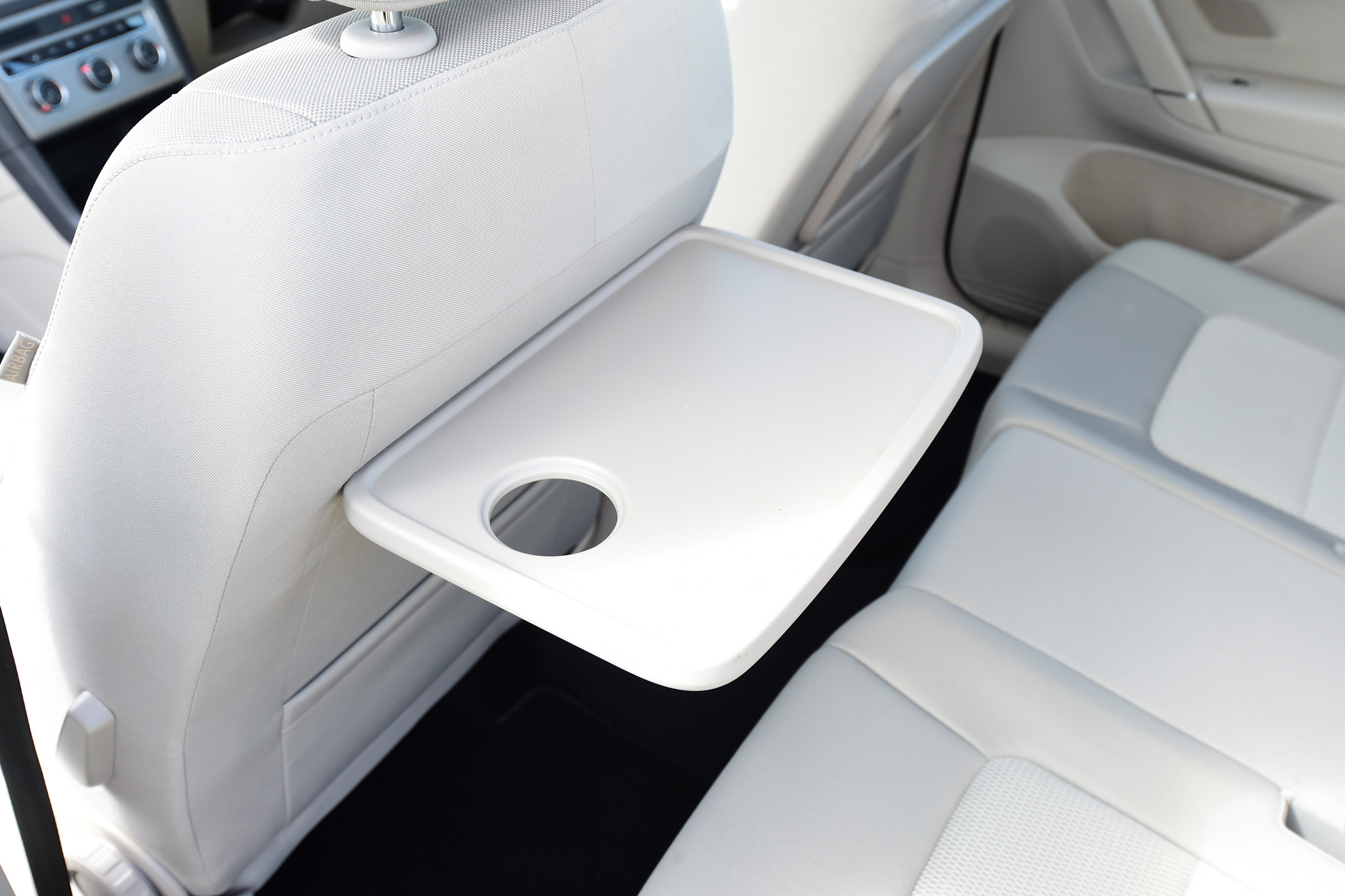 Volkswagen Golf SV BlueMotion TSI 2016 - seat tray